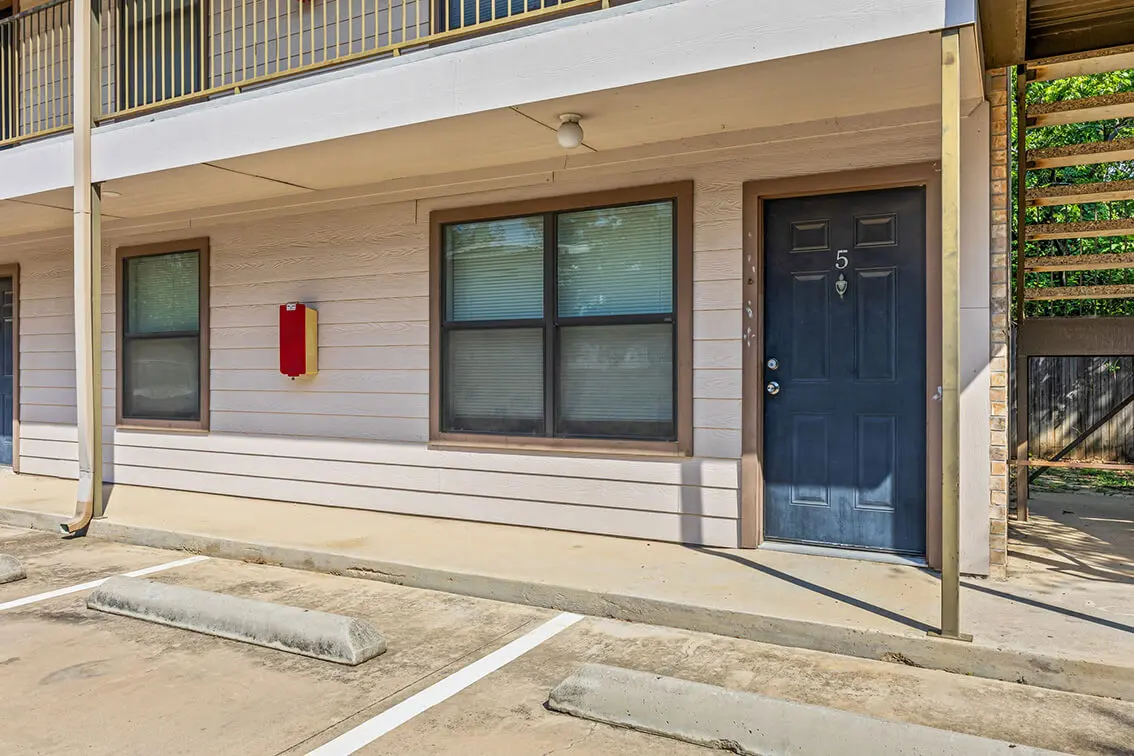 Belle Lenda in Denton, TX (4)